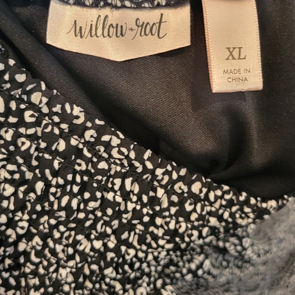 Willow and root size xl high-low skirt, buttons down the front to a slit - Picture 4 of 7